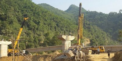 Lắp dầm cầu QL21 Thanh Hóa