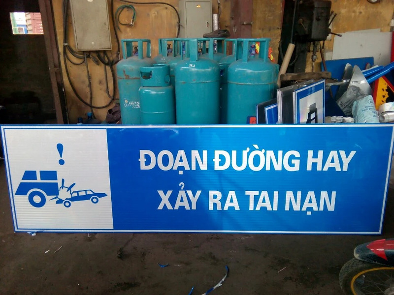 Biển báo giao thông - Sơn Giao Thông Thái Hà - Công Ty TNHH Xây Dựng Và Đầu Tư Thương Mại Thái Hà