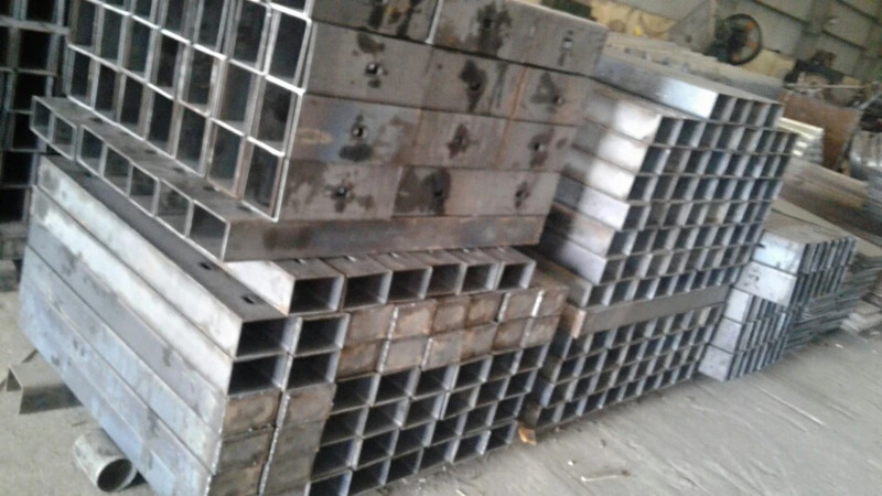 Cột hộp bắt tấm sóng thép đen dày 4mm - Sơn Giao Thông Thái Hà - Công Ty TNHH Xây Dựng Và Đầu Tư Thương Mại Thái Hà