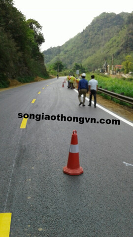 Thi công sơn nhiệt dẻo phản quang - Sơn Giao Thông Thái Hà - Công Ty TNHH Xây Dựng Và Đầu Tư Thương Mại Thái Hà