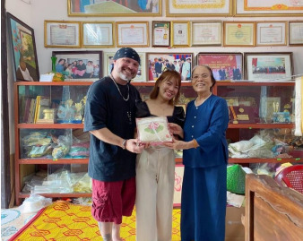 Gối kết hôn tơ sen