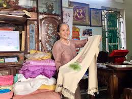Khăn lụa tơ sen