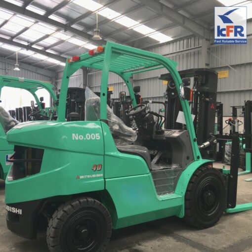 Cho thuê xe nâng hàng Mitsubishi 4 tấn FD40NT