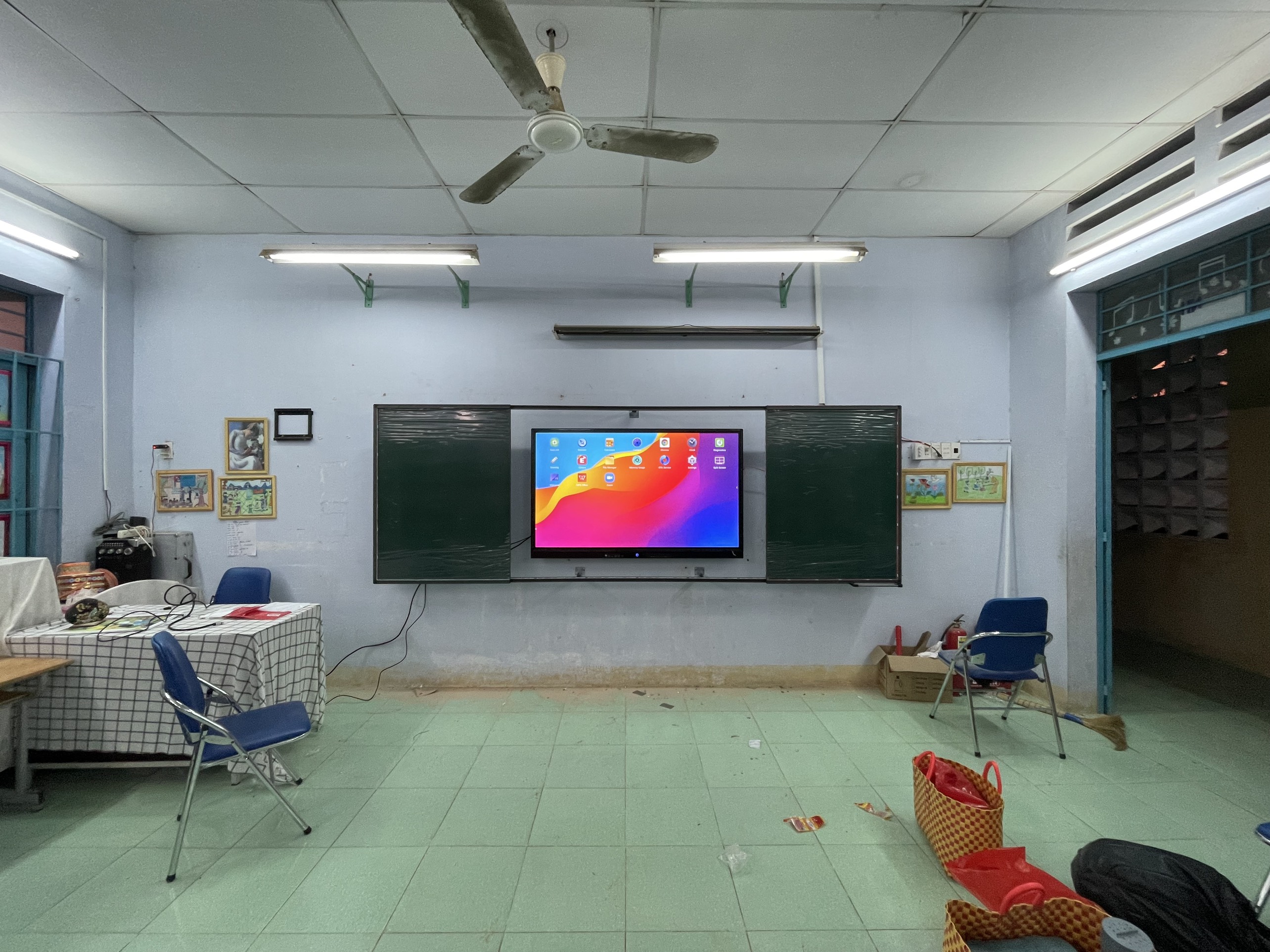 Thiết bị phòng học thông minh
