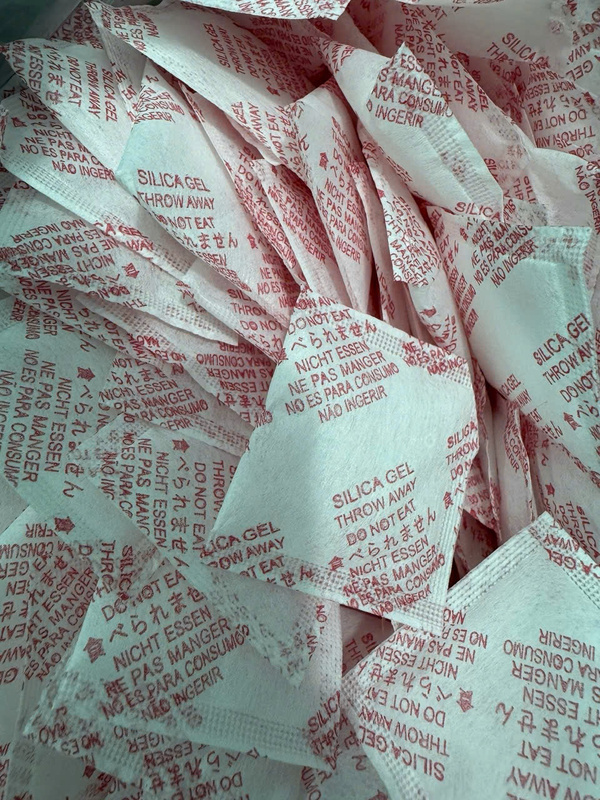 Hạt hút ẩm Silicagel - Phụ Liệu May T.H.V - Công Ty TNHH T.H.V