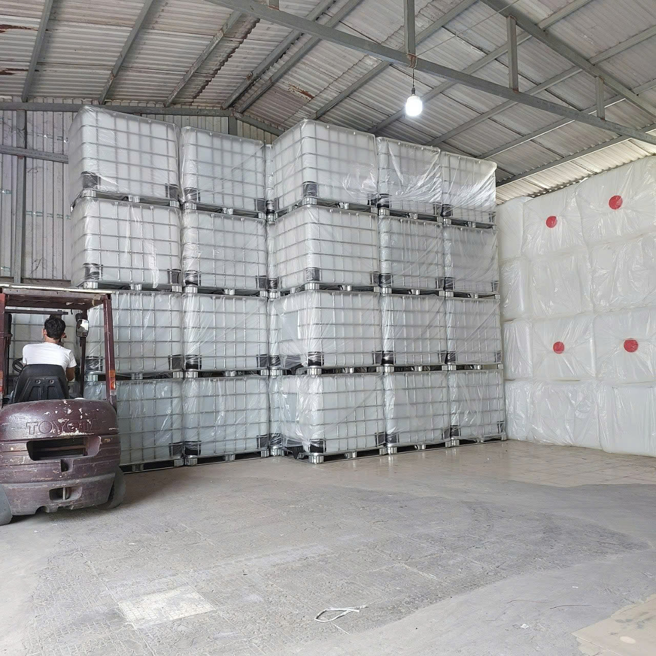 Bồn nhựa IBC - Công Ty TNHH Công Nghiệp Và Dịch Vụ Bảo Sơn