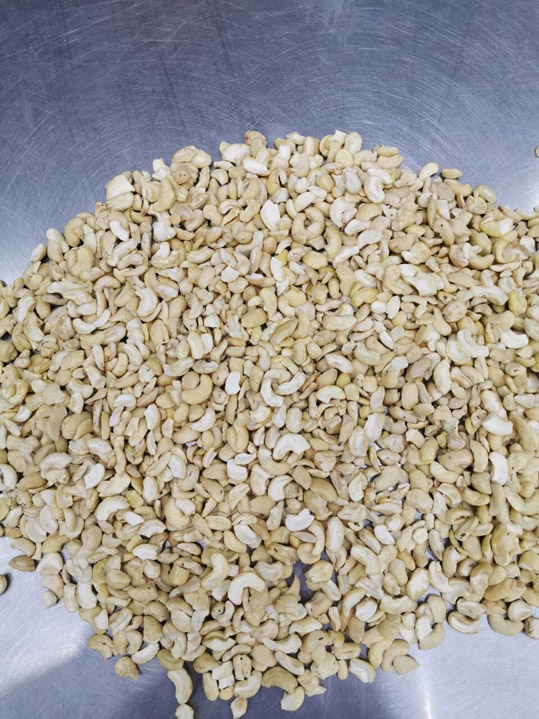 Hạt điều trắng mảnh lớn - Nông Sản Gia Vị Imtex - Công Ty Cổ Phần Xuất Nhập Khẩu Imtex Việt Nam