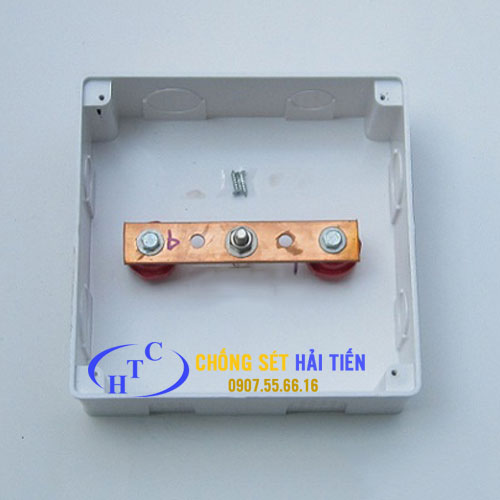 Hộp kiểm tra tiếp địa nhựa - Thiết Bị Chống Sét Hải Tiến - Công Ty TNHH Đầu Tư Thương Mại Hải Tiến