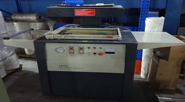 Máy đóng gói sát da, model TB-390