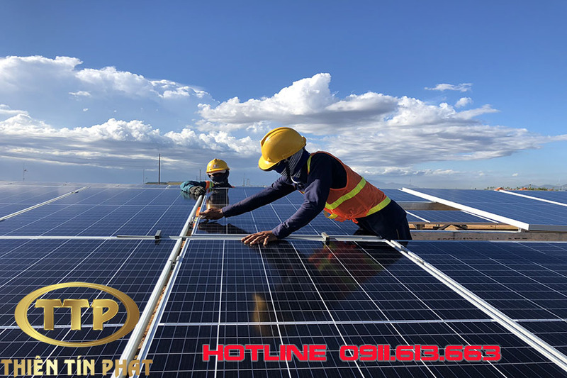 Lắp đặt hệ thống điện năng lượng mặt trời - Thi Công Điện Công Nghiệp Cho Nhà Xưởng Ever Power - Công Ty TNHH Ever Power