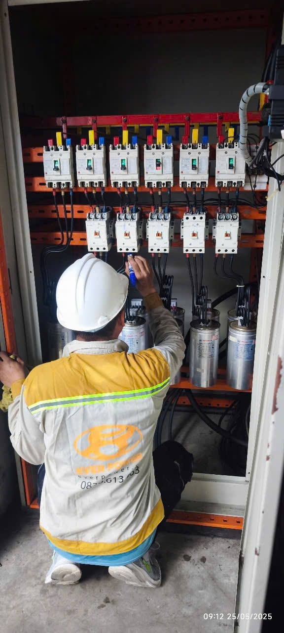 Lắp đặt hê thống tủ bù công suất phản kháng - Thi Công Điện Công Nghiệp Cho Nhà Xưởng Ever Power - Công Ty TNHH Ever Power
