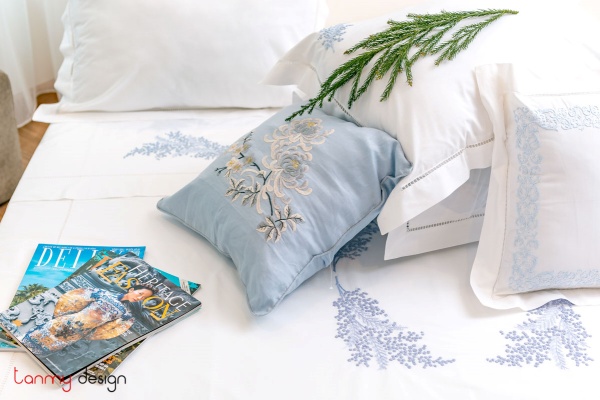 Chăn gối thêu tay - Công Ty TNHH Thiết Kế Thời Trang Tân Mỹ