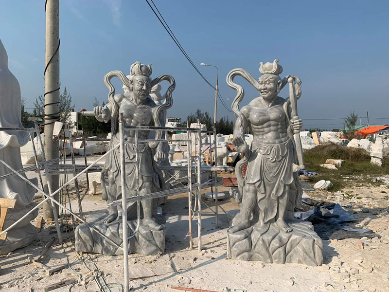 Lắp đặt tượng Kim Can bằng đá cao 2.2m tại Bạc Liêu - Điêu Khắc Đá Mỹ Nghệ Đà Nẵng - Công Ty Cổ Phần Đá Mỹ Nghệ Đà Nẵng