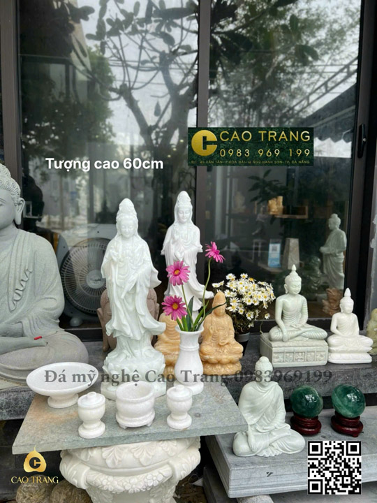 Tượng Quan Âm bằng đá