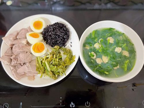Suất ăn công nghiệp Tùng Anh - Suất Ăn Công Nghiệp Tùng Anh - Công Ty TNHH Cung Cấp Thực Phẩm Và Dịch Vụ Ăn Uống Tùng Anh