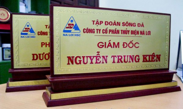 Biển quảng cáo ăn mòn