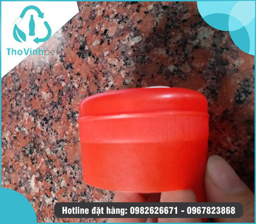 Nắp đóng yếm màu đỏ - Nhựa Thọ Vinh - Công Ty TNHH Sản Xuất Nhựa Thọ Vinh