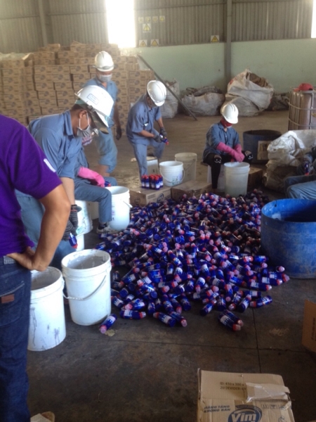 Hủy hàng nước tẩy nhà vệ sinh