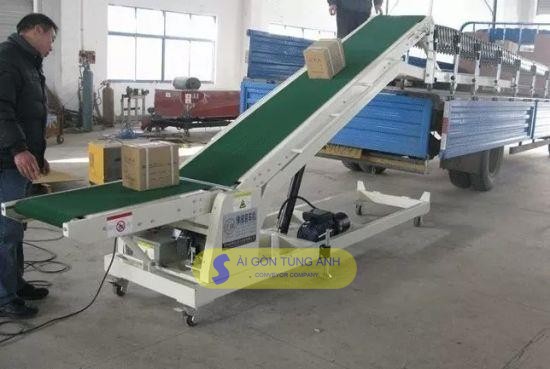 Băng tải lên xe Container