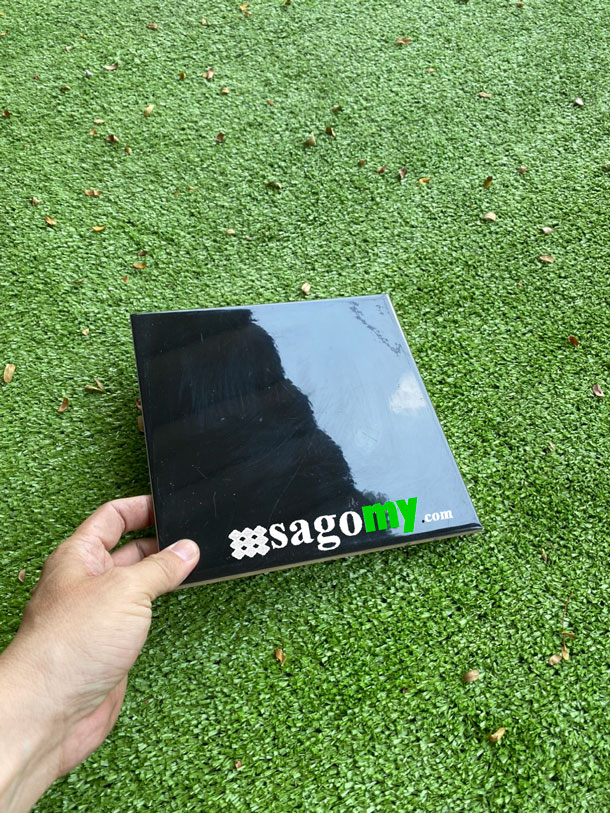 Gạch 2020cm màu đen bóng