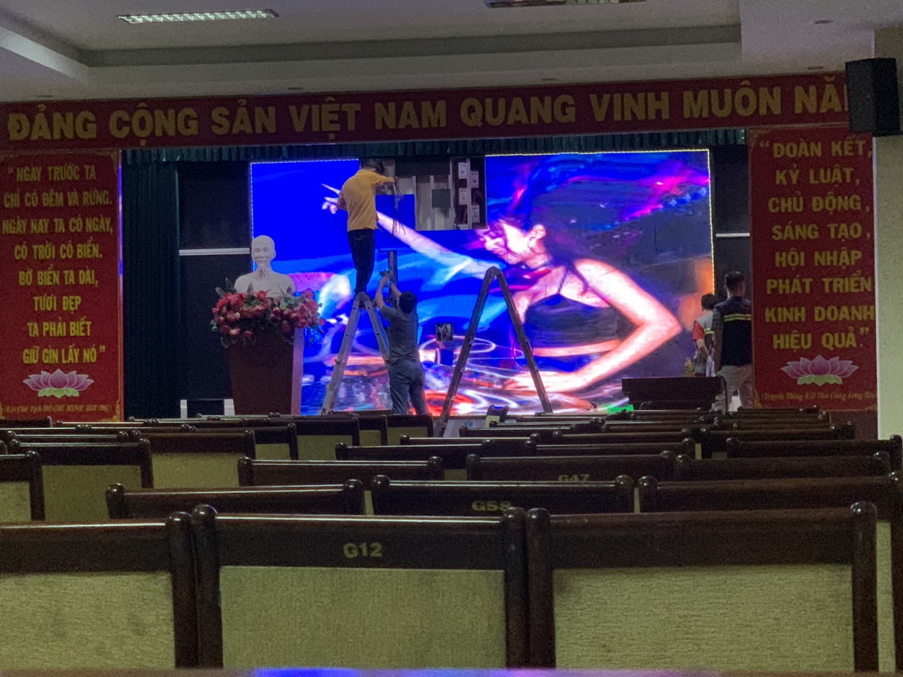 Màn hình LED, LCD