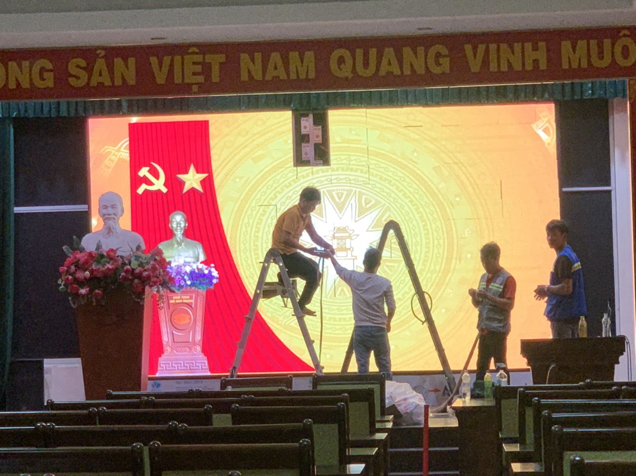 Màn hình LED, LCD