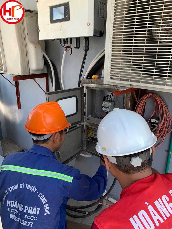 Thi công hệ thống điện năng lượng mặt trời - Nhà Thầu Cơ Điện Hoàng Phát - Công Ty TNHH Kỹ Thuật - Công Nghệ Hoàng Phát