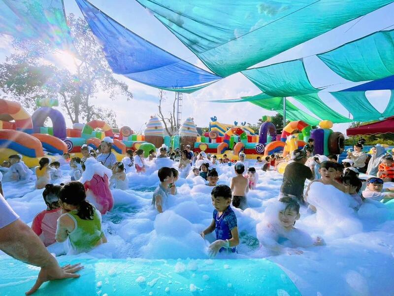 Hình ảnh thực tế bể bơi khu vui chơi