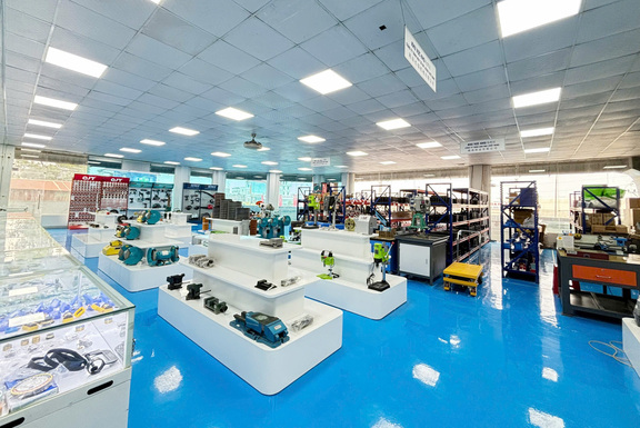  - Công Ty TNHH Máy Cơ Khí JIERUI Việt Nam