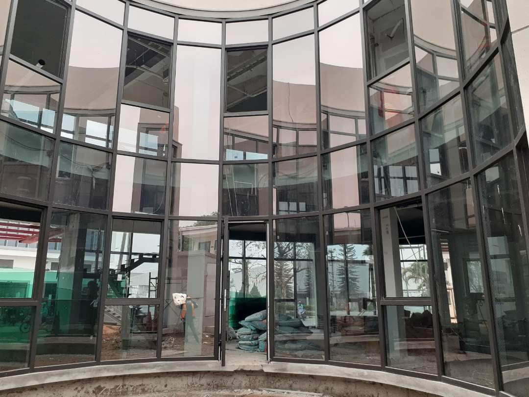 Dự án mặt dựng tòa nhà văn phòng - Kính Vinh Hoa - Công Ty TNHH MTV Nhôm Kính Vinh Hoa