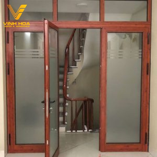 Cửa đi mở quay 3 cánh - Kính Vinh Hoa - Công Ty TNHH MTV Nhôm Kính Vinh Hoa