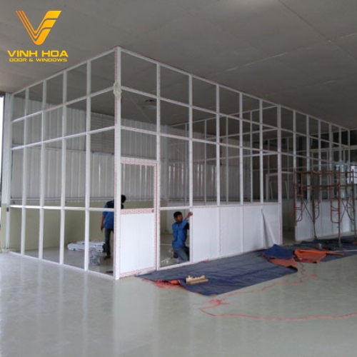 Vách ngăn nhôm kính hệ 700 - Kính Vinh Hoa - Công Ty TNHH MTV Nhôm Kính Vinh Hoa