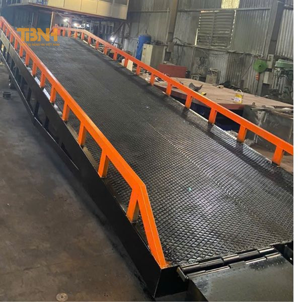 Cầu dẫn thủy lực 8 tấn