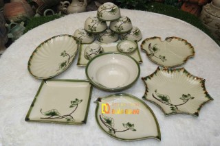 Bộ đồ ăn gia đình gốm sứ