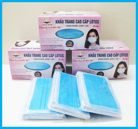 Khẩu trang Lotus kháng khuẩn xanh 3 lớp (50 cái)