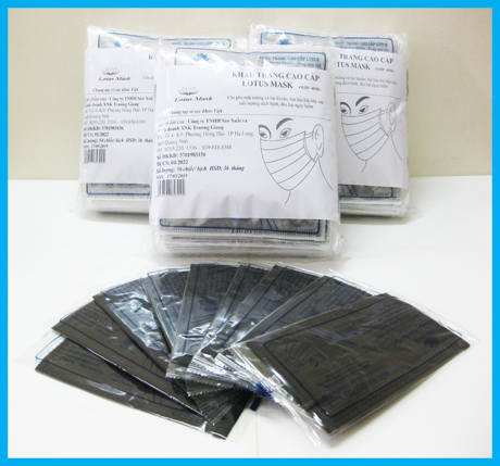 Khẩu trang cao câp Lotus đen 4 lớp dày (50 cái) - Khẩu Trang Y tế Lotus - Công Ty TNHH Sản Xuất Và Kinh Doanh XNK Trường Giang