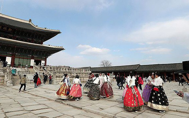 Tour nước ngoài