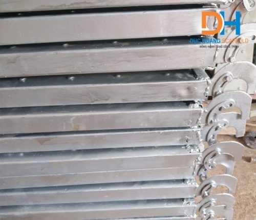 Giàn giáo sàn thao tác - Giàn Giáo Đức Hoàng - Công Ty TNHH Sản Xuất Và Thương Mại Đức Hoàng