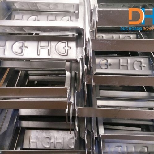 Thang giàn giáo - Giàn Giáo Đức Hoàng - Công Ty TNHH Sản Xuất Và Thương Mại Đức Hoàng