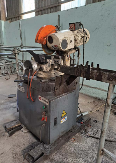 Máy cắt tự động