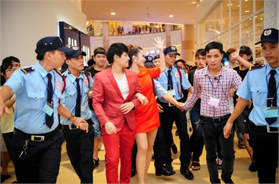 Bảo vệ người nổi tiếng - Bảo vệ Đại An Ninh 24H - Công ty TNHH MTV Dịch vụ Bảo vệ Đại An Ninh 24H
