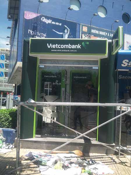 Thi công hệ thống ngân hàng Vietcombank trên cả nước - Thiết Kế In ấn Quảng Cáo Việt Đại Cát - Công Ty TNHH Một Thành Viên TM & DV Việt Đại Cát