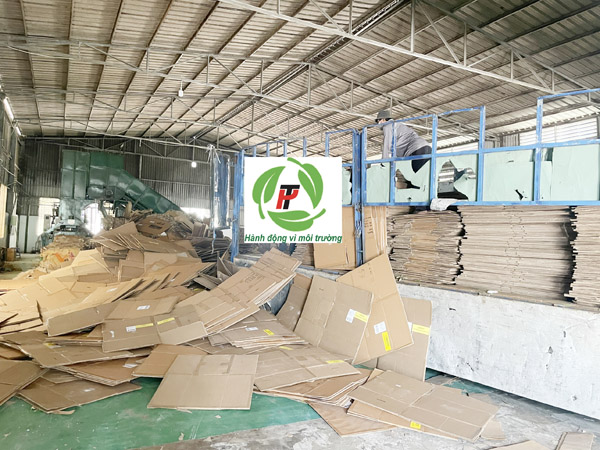 Giấy carton công xưởng - Thu Mua Giấy Phế Liệu Phú Tùng - Công Ty TNHH Sản Xuất Thương Mại Giấy Phú Tùng