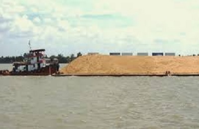 Vận tải cát bằng đường thủy - Vật Liệu Xây Dựng Hùng Xuân Phát - Công Ty TNHH Hùng Xuân Phát