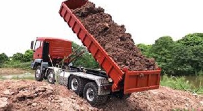 Vận tải cát bằng xe ben - Vật Liệu Xây Dựng Hùng Xuân Phát - Công Ty TNHH Hùng Xuân Phát