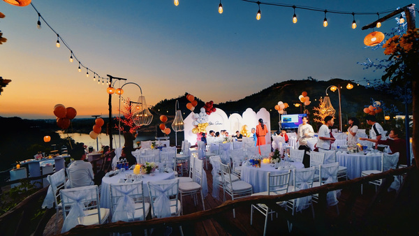 Eva Village - Bàn Ghế Nội thất XCOM - Công Ty TNHH XCOM