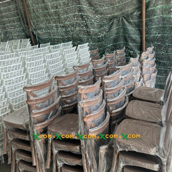 Ghế crossback nhựa lưng đan chéo nhập khẩu nguyên khối - Bàn Ghế Nội thất XCOM - Công Ty TNHH XCOM