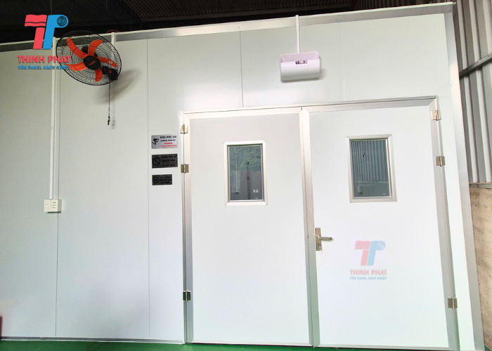 Cửa Panel 2 cánh - Cách Nhiệt Thịnh Phát - Công Ty TNHH Cách Nhiệt Thịnh Phát