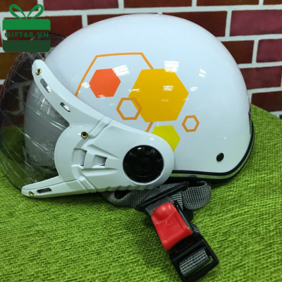 Mũ bảo hiểm nửa đầu có kính màu trắng in logo - Quà Tặng Hà Thành - Công Ty TNHH Quà Tặng Hà Thành
