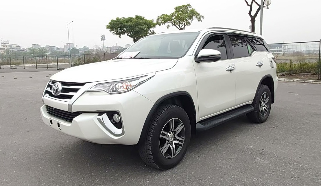 Cho thuê xe 7 chỗ - Dịch Vụ Mua Bán Xe Quý Phú Lâm - Công Ty TNHH MTV Quý Phú Lâm